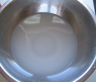 soda was mixed in a pan of water